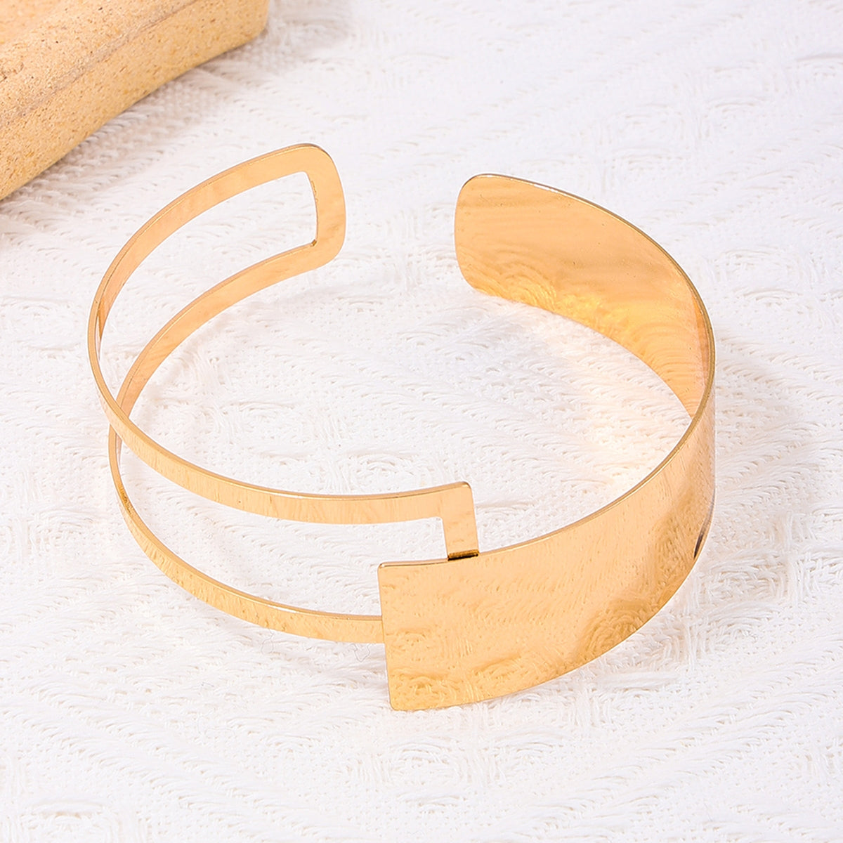 Simple Geometric Solid Color Alloy Women's Bangle