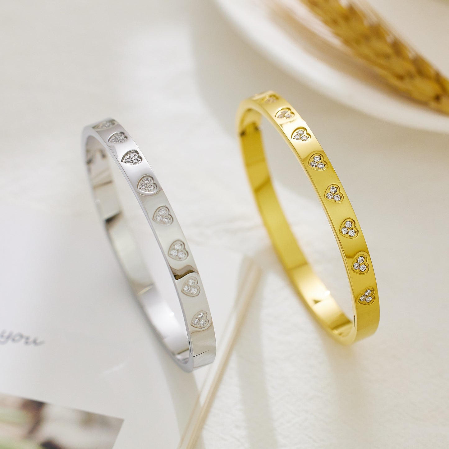 Simple Heart Shape Diamond Gold-Plated Titanium Steel Bangle Bracelet