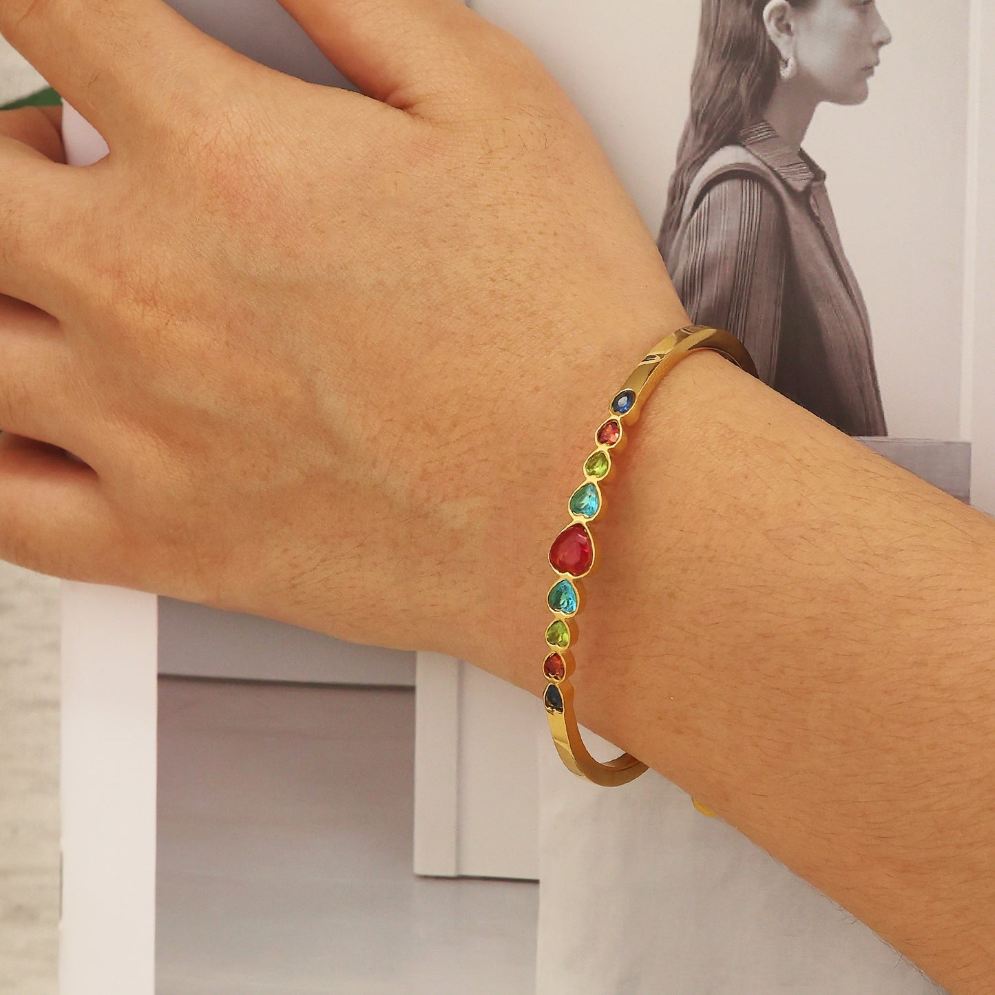 Simple Heart Shape Zircon Titanium Steel Bangle with Colorful Vintage Gold Finish