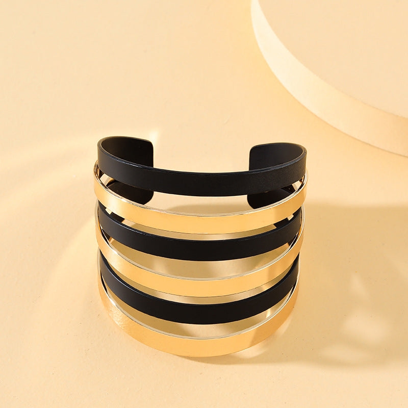 Streetwear Geometric Alloy Plated Women's Bangle with Dual-Tone Open Cuff Design