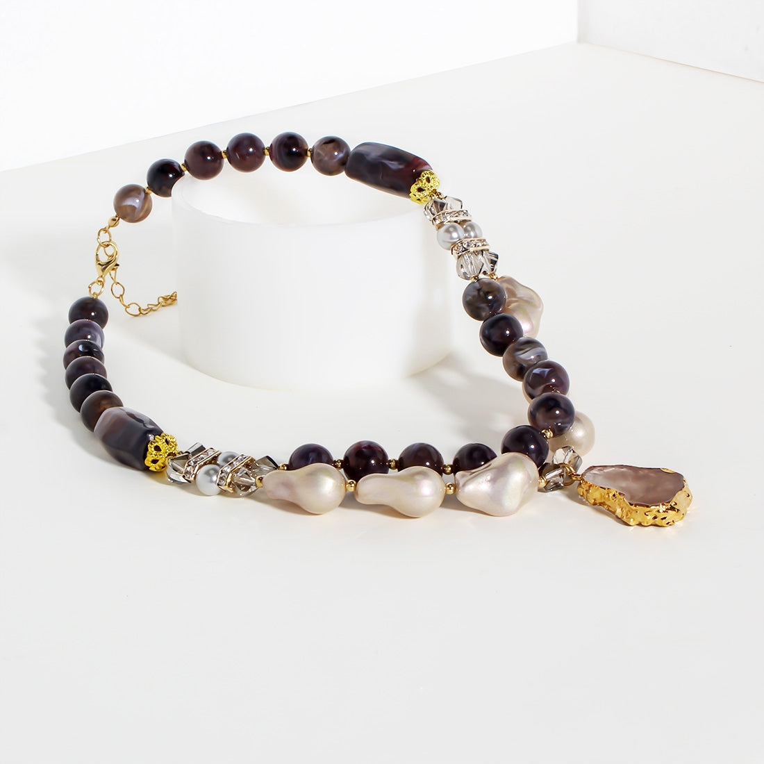 Vintage Style Pearl and Crystal Beaded Pendant Necklace