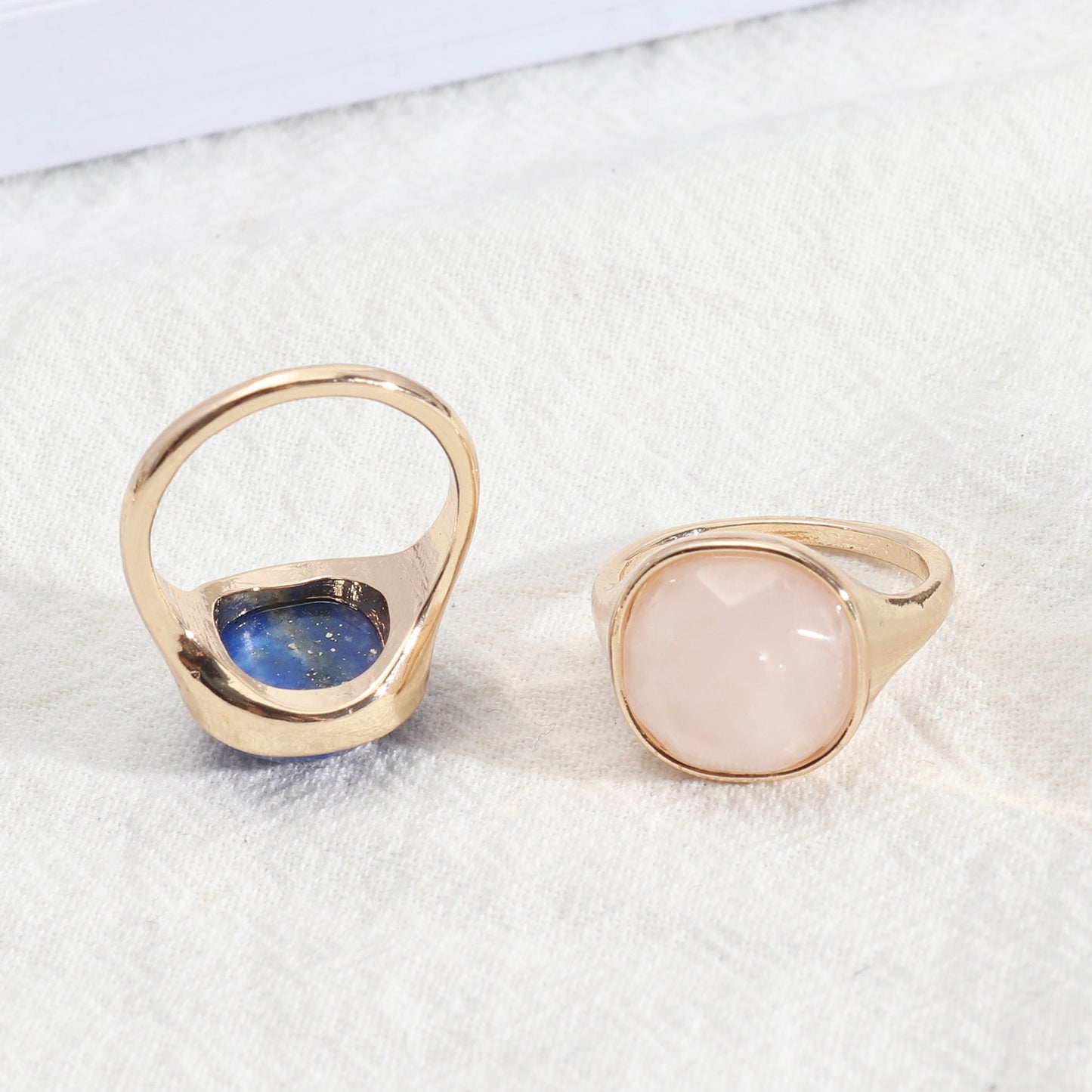 Vintage Round Alloy Inlay Natural Stone Women's Fashion Ring