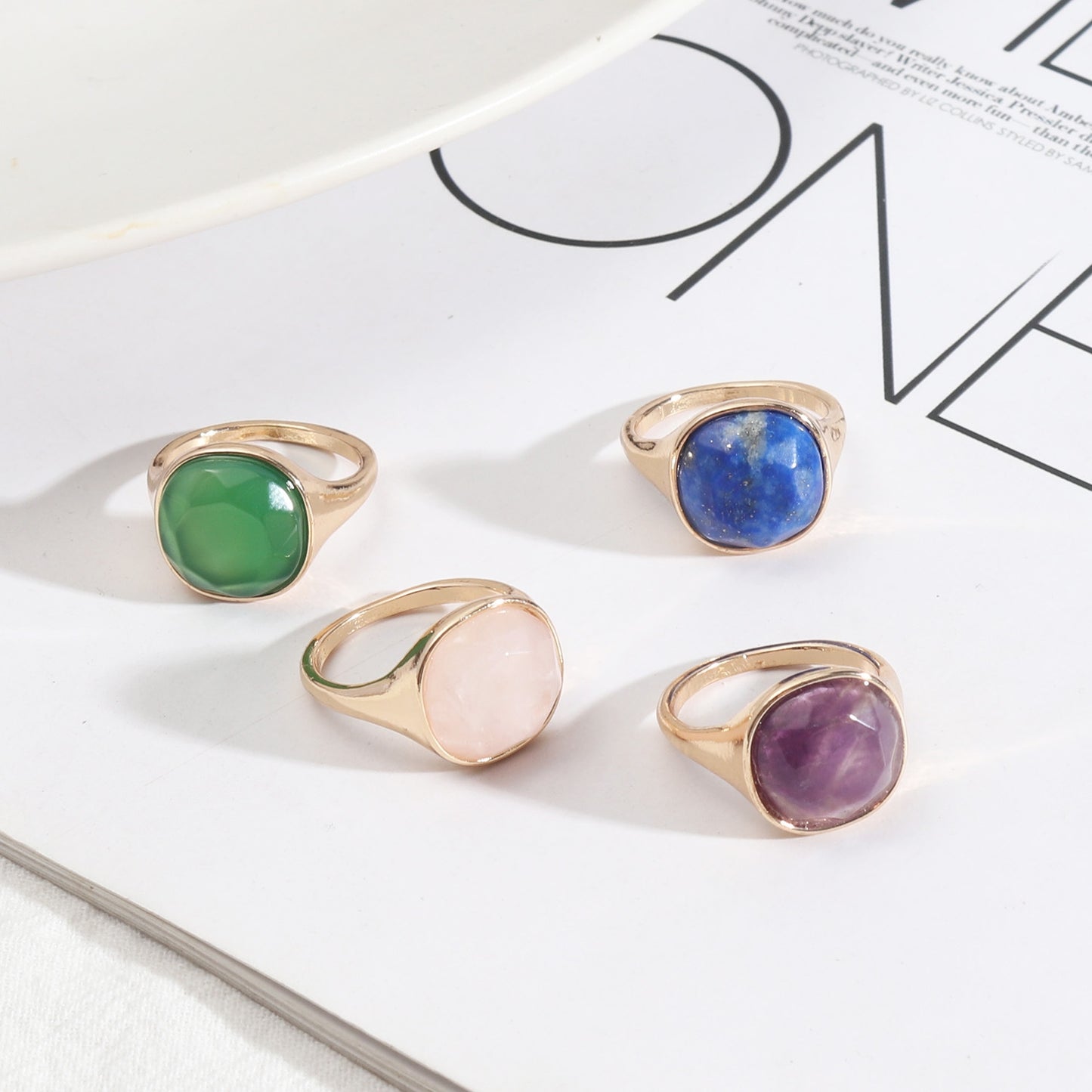 Vintage Round Alloy Inlay Natural Stone Women's Fashion Ring