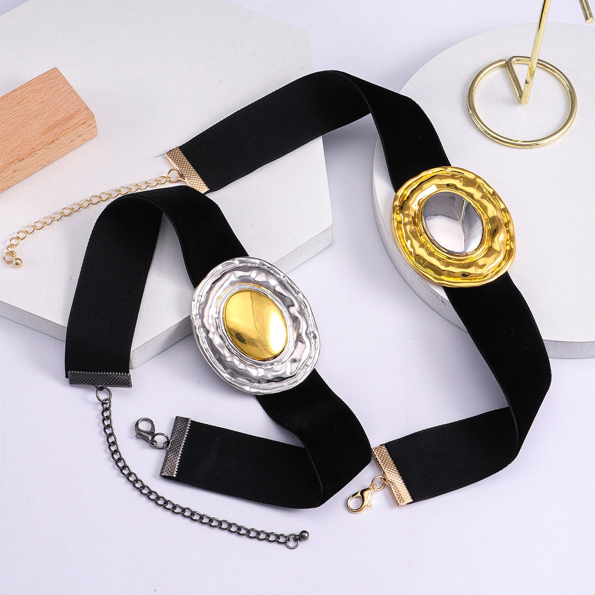 Vintage Oval Alloy and Leather Women's Choker Necklace