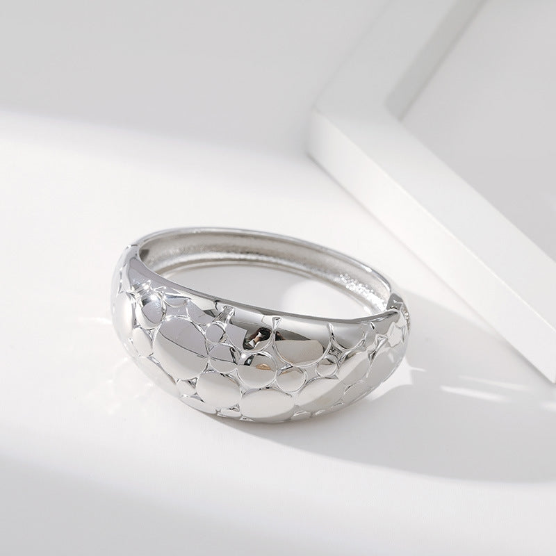 Vintage Circle Alloy Bangle & French Retro Embossed Bracelet Set