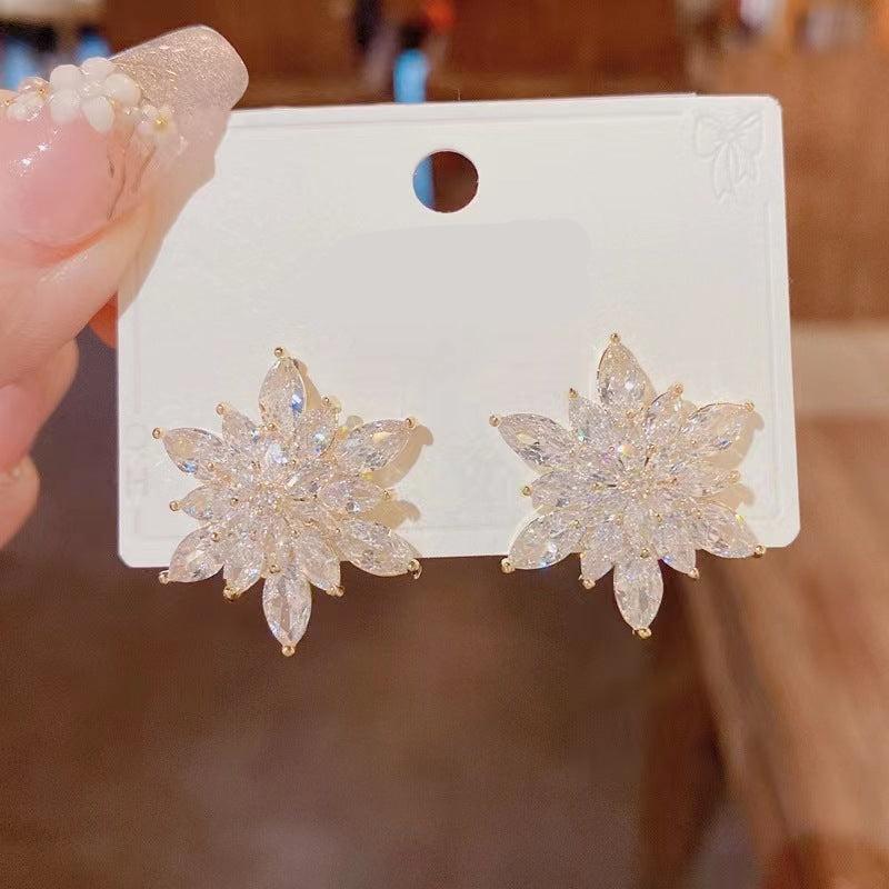 Elegant Heart Flower Zircon Alloy Earrings for Women