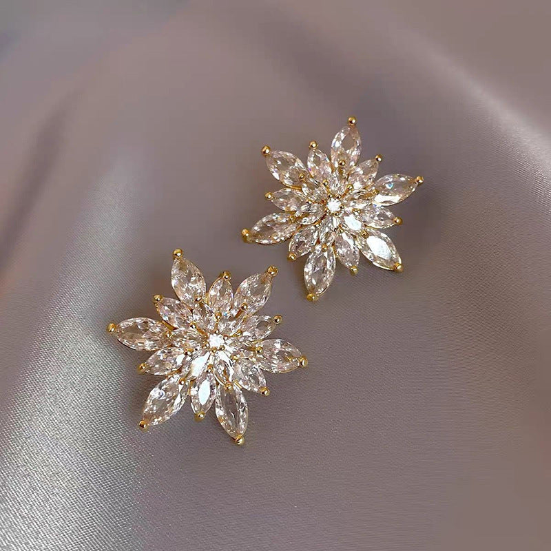 Elegant Heart Flower Zircon Alloy Earrings for Women