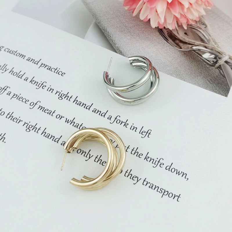 1 Pair Minimalist C Shape Metal Hoop Earrings for Women