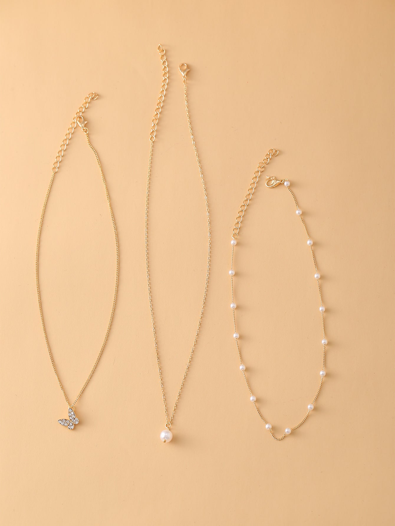 Artificial Pearl Butterfly Pendant Layered Necklace
