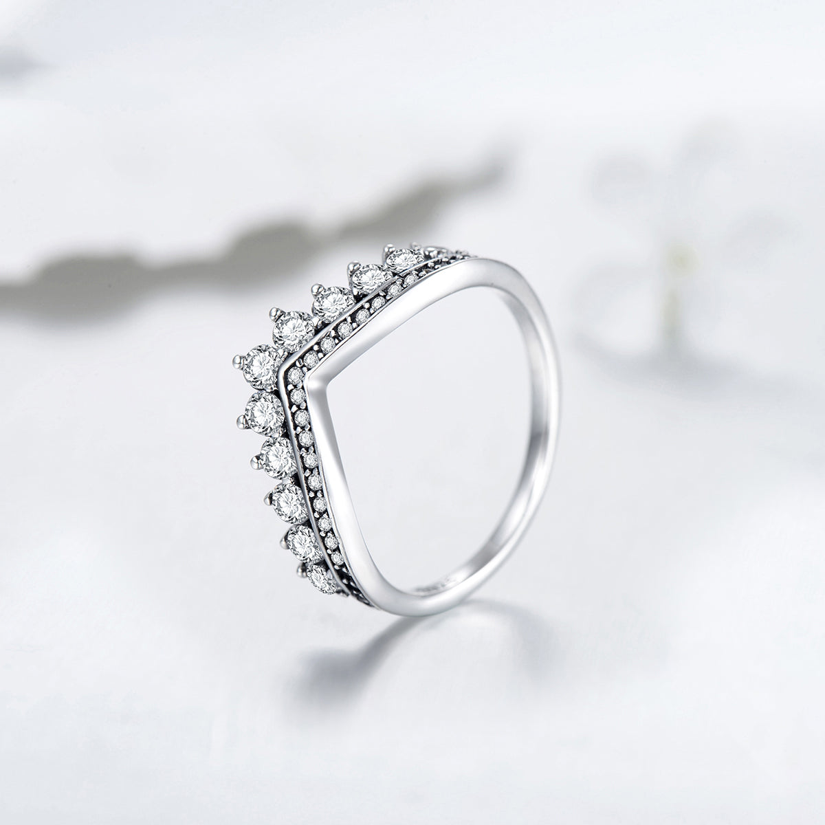 Elegant Geometric Arrow Zircon Inlay Sterling Silver Ring
