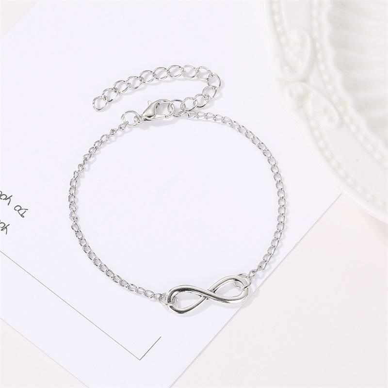 European American Minimalist Number 8 Charm Bracelet