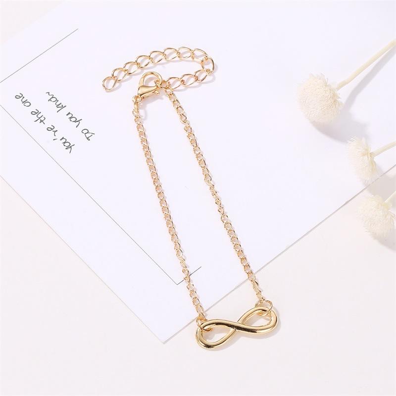 European American Minimalist Number 8 Charm Bracelet