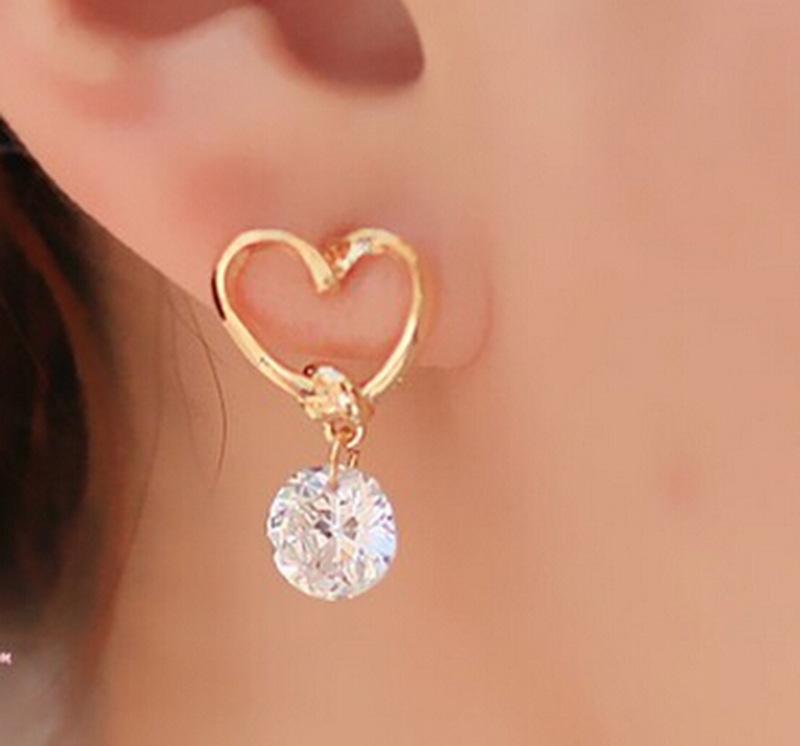 Elegant Heart-shaped Crystal Zircon Stud Earrings
