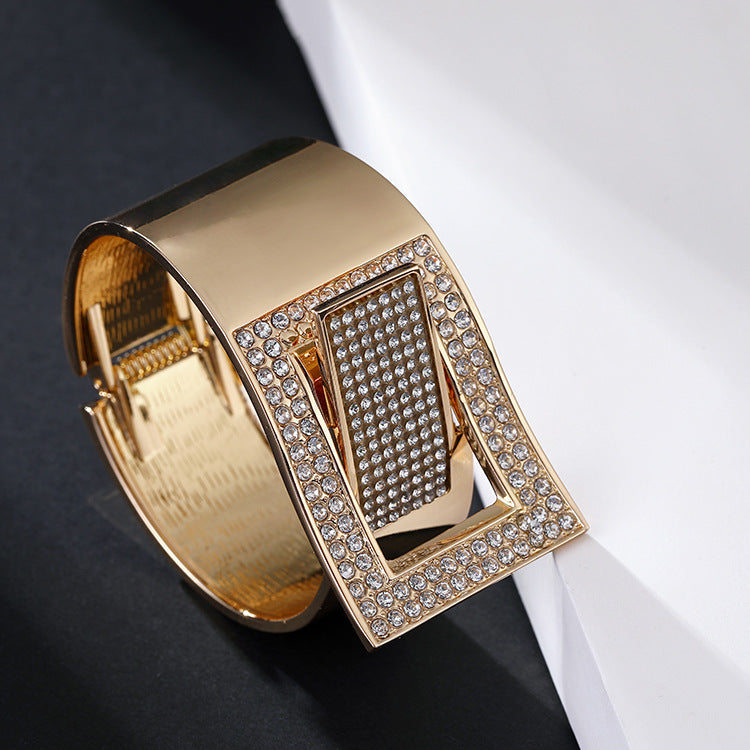 Fashion Creative Alloy Bracelet with Diamond Belt Buckle Design