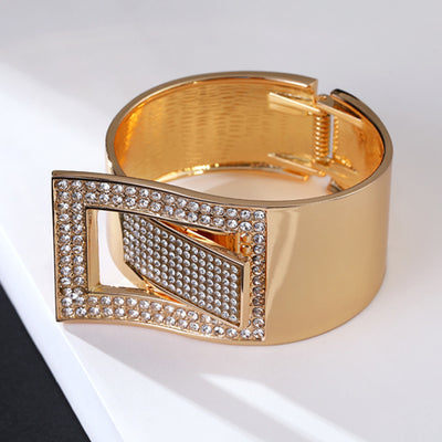 Fashion Creative Alloy Bracelet with Diamond Belt Buckle Design