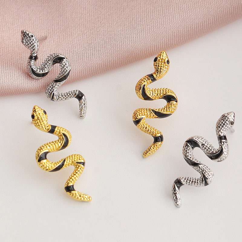Curved Snake Alloy Earrings and Vintage Snake Ring Set for Men