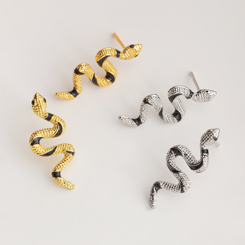 Curved Snake Alloy Earrings and Vintage Snake Ring Set for Men