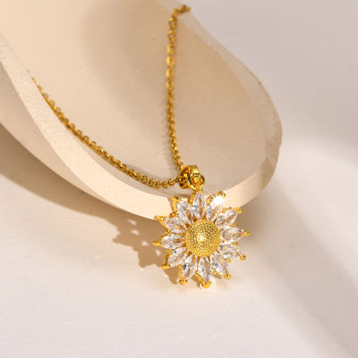 Fashion Sunflower Zircon Daisy Pendant Necklace - Stainless Steel 2023 Collection