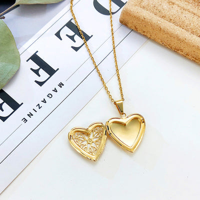 Heart Shape Titanium Steel Photo Locket Necklace in Gold