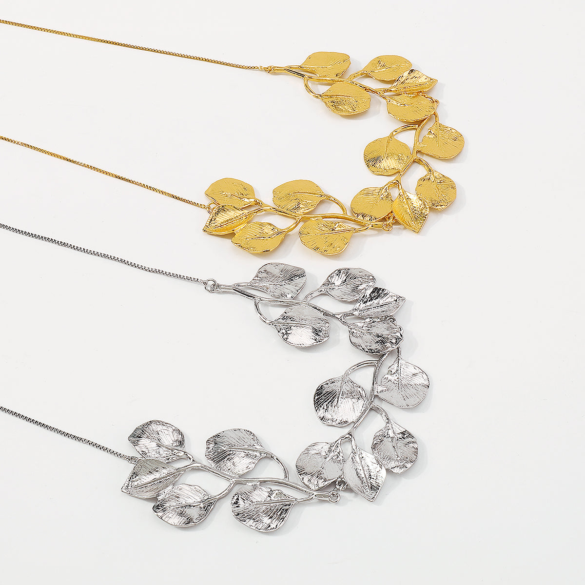 Vintage Floral Leaf Alloy Choker Necklace for Women