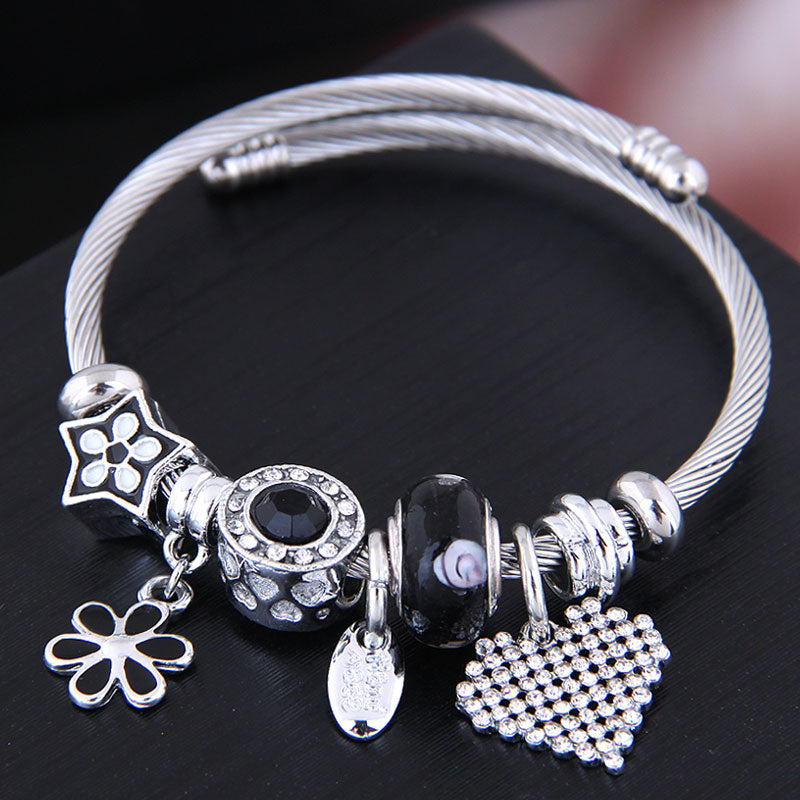 Fashion Metal Flower Love Pendant Multi-Element Bracelet