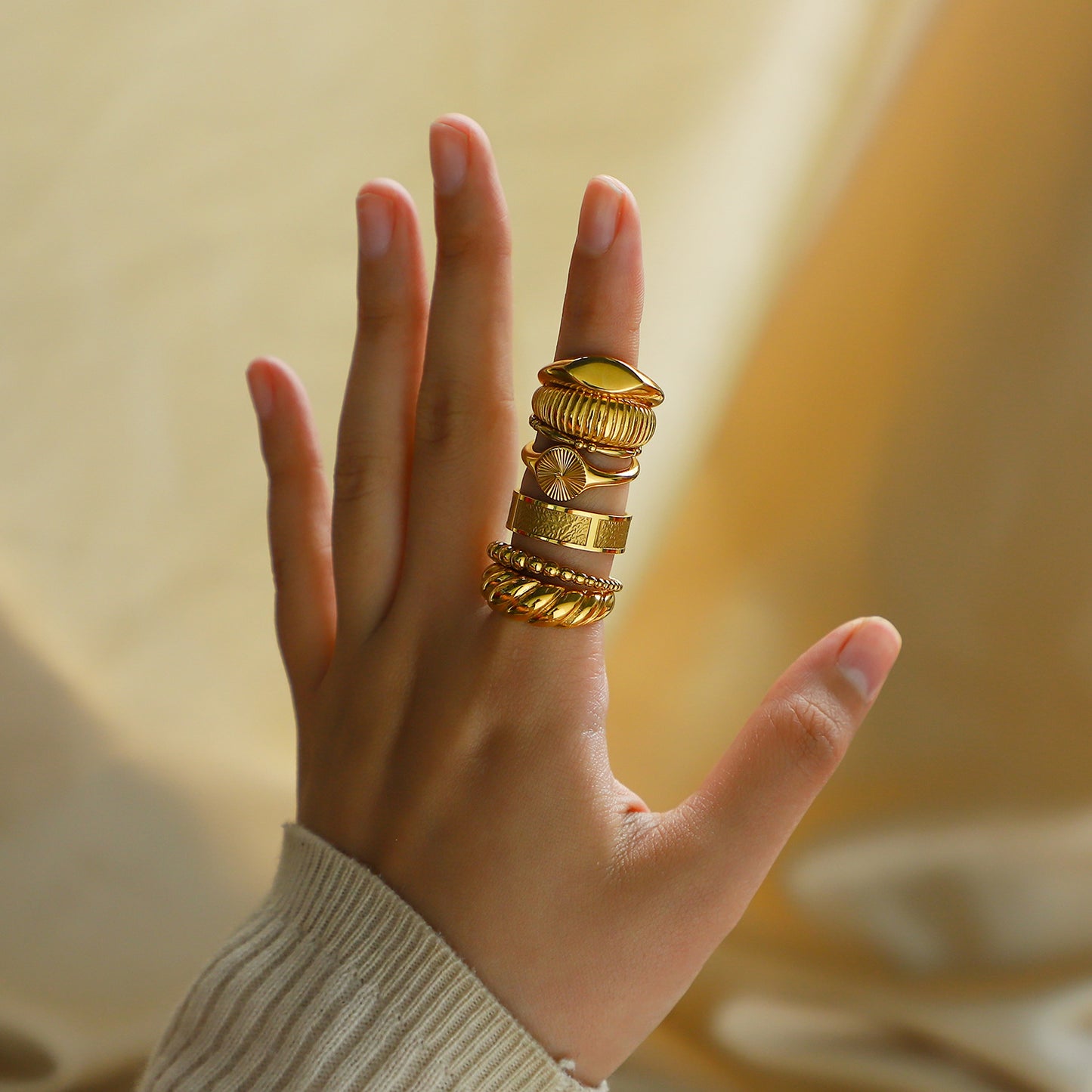 Fashion Gold Plated Hollow Stainless Steel Spiral Ring