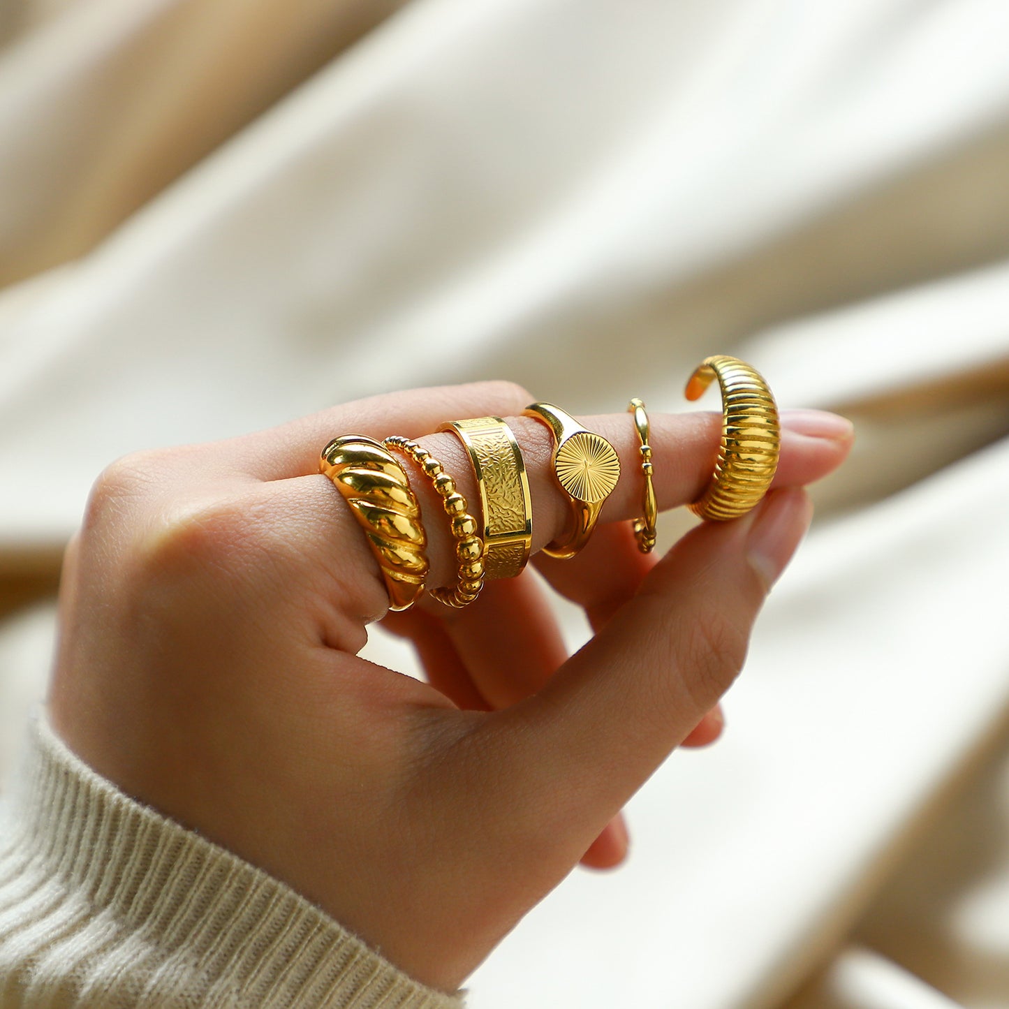 Fashion Gold Plated Hollow Stainless Steel Spiral Ring