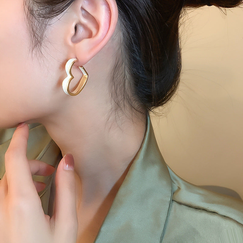 Korean Simple Alloy Dripping Oil Heart Earrings with 925 Silver Needle