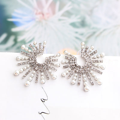 Luxurious Floral Alloy Plated Pearl and Rhinestone Stud Earrings for Women
