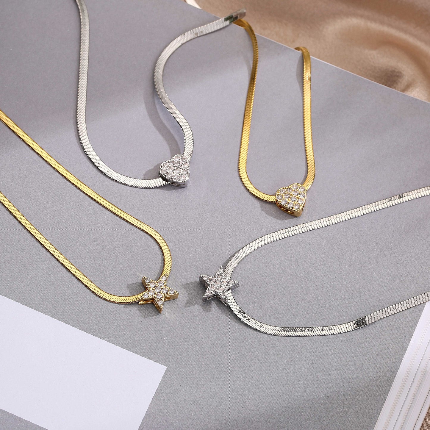 18K Gold Plated Stainless Steel Heart and Star Pendant Necklace with Micro Inlaid Zircon