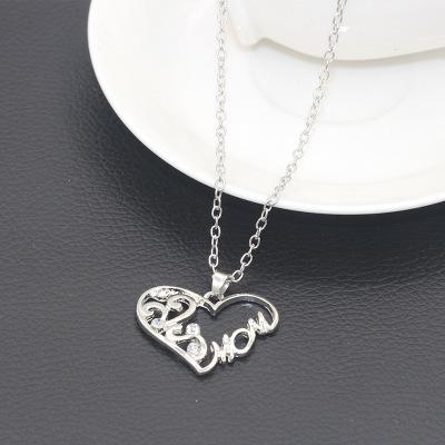 Simple Heart-Shaped Diamond Mom Necklace with English Alphabet for Mother's Day Gift