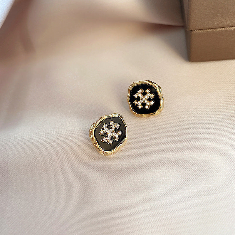 Retro Snowflake Shell Earrings with S925 Silver Needle