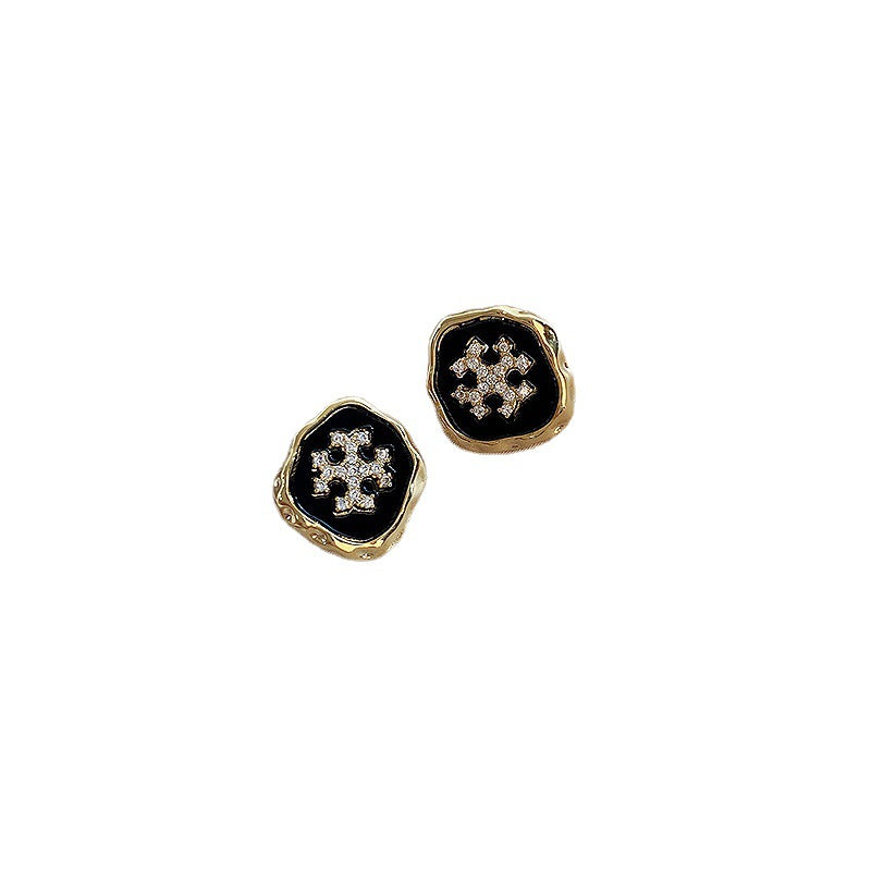 Retro Snowflake Shell Earrings with S925 Silver Needle