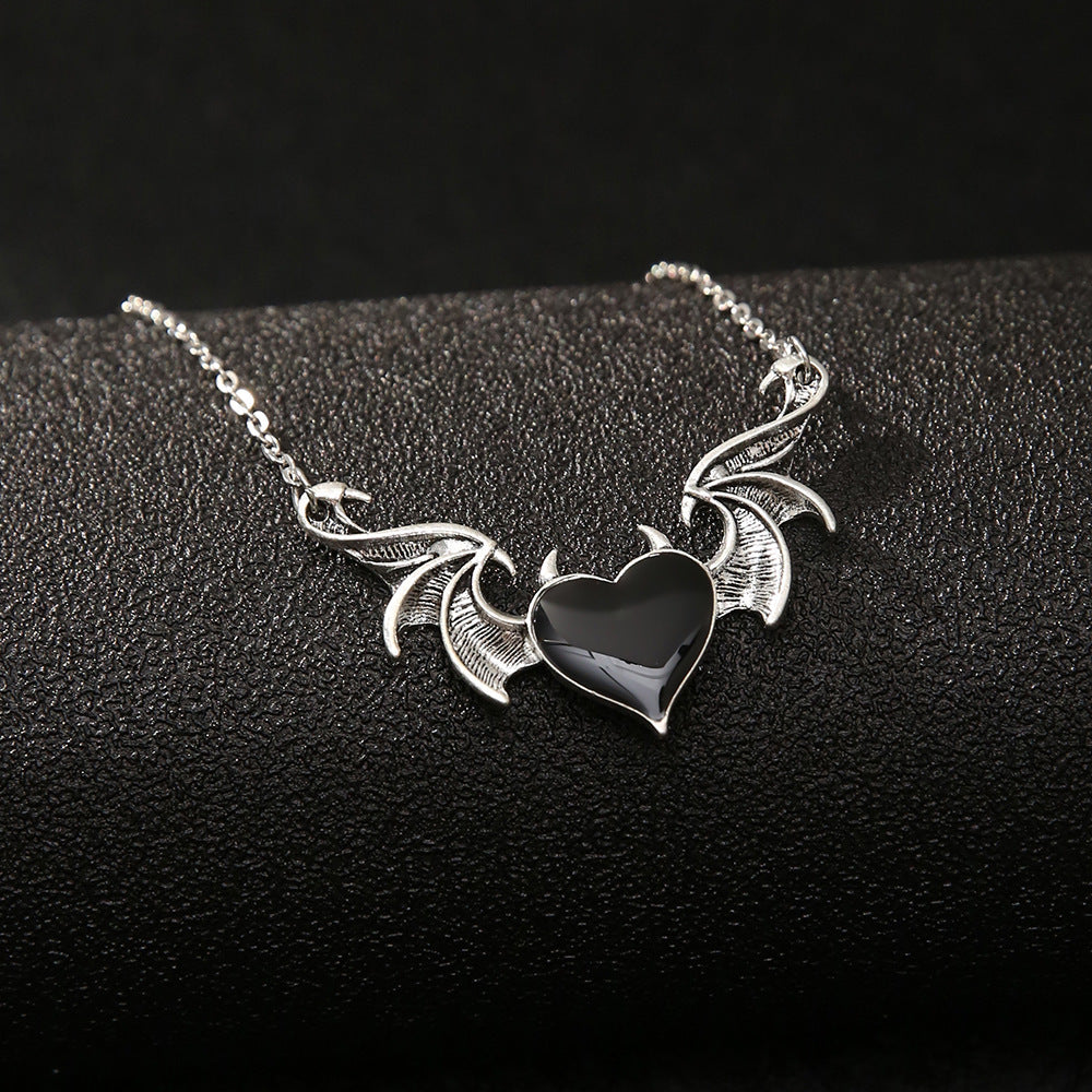 Retro Gothic Demon Wings Heart-shaped Dripping Oil Pendant Necklace