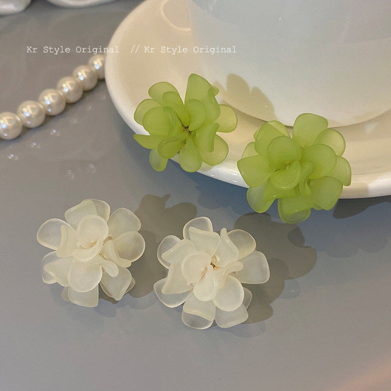 New Trendy Resin Flower Stud Earrings for Women
