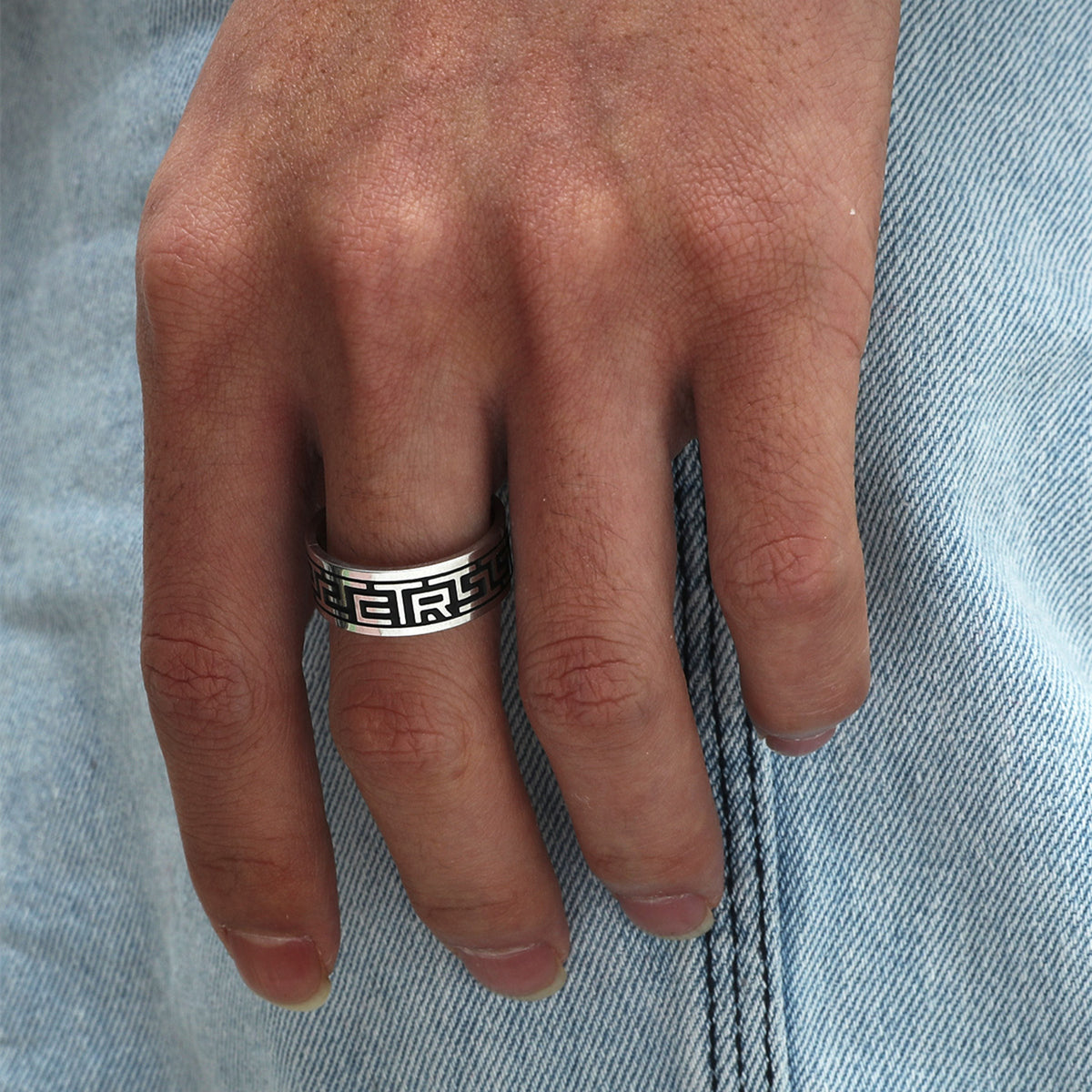 Niche Pattern Vintage Titanium Men's Ring with Great Wall Design