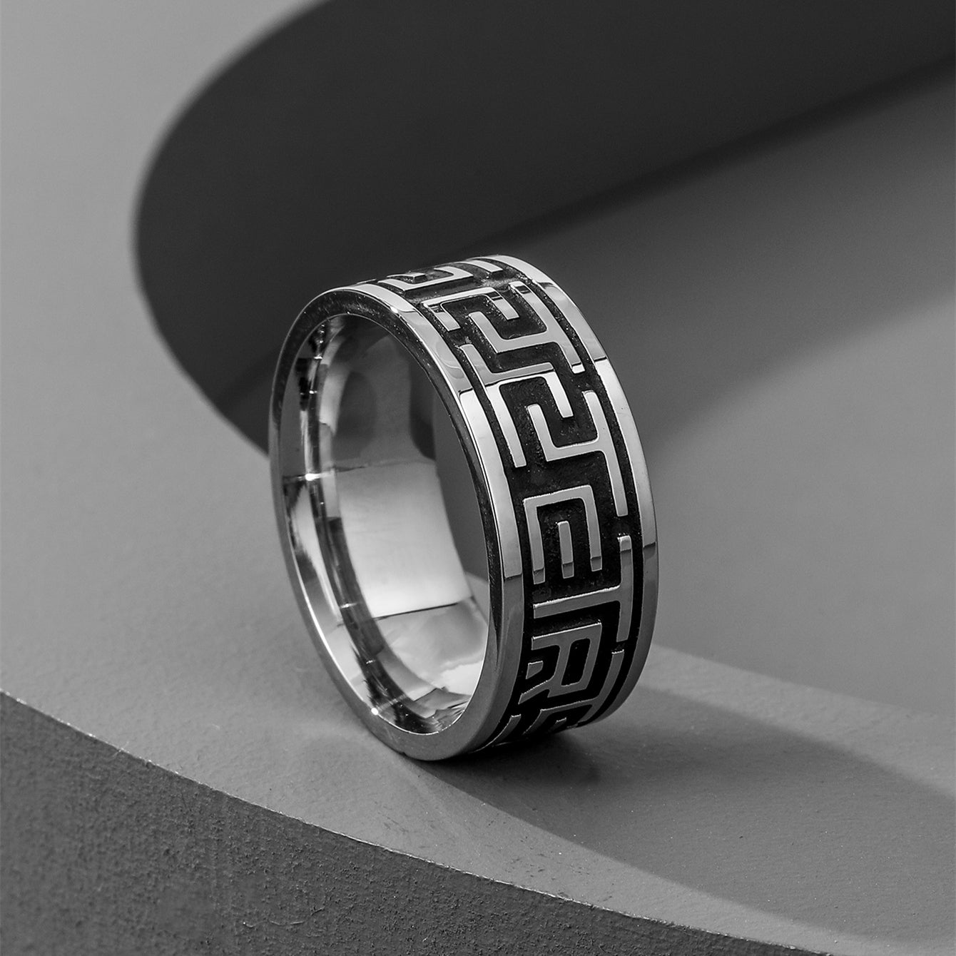 Niche Pattern Vintage Titanium Men's Ring with Great Wall Design