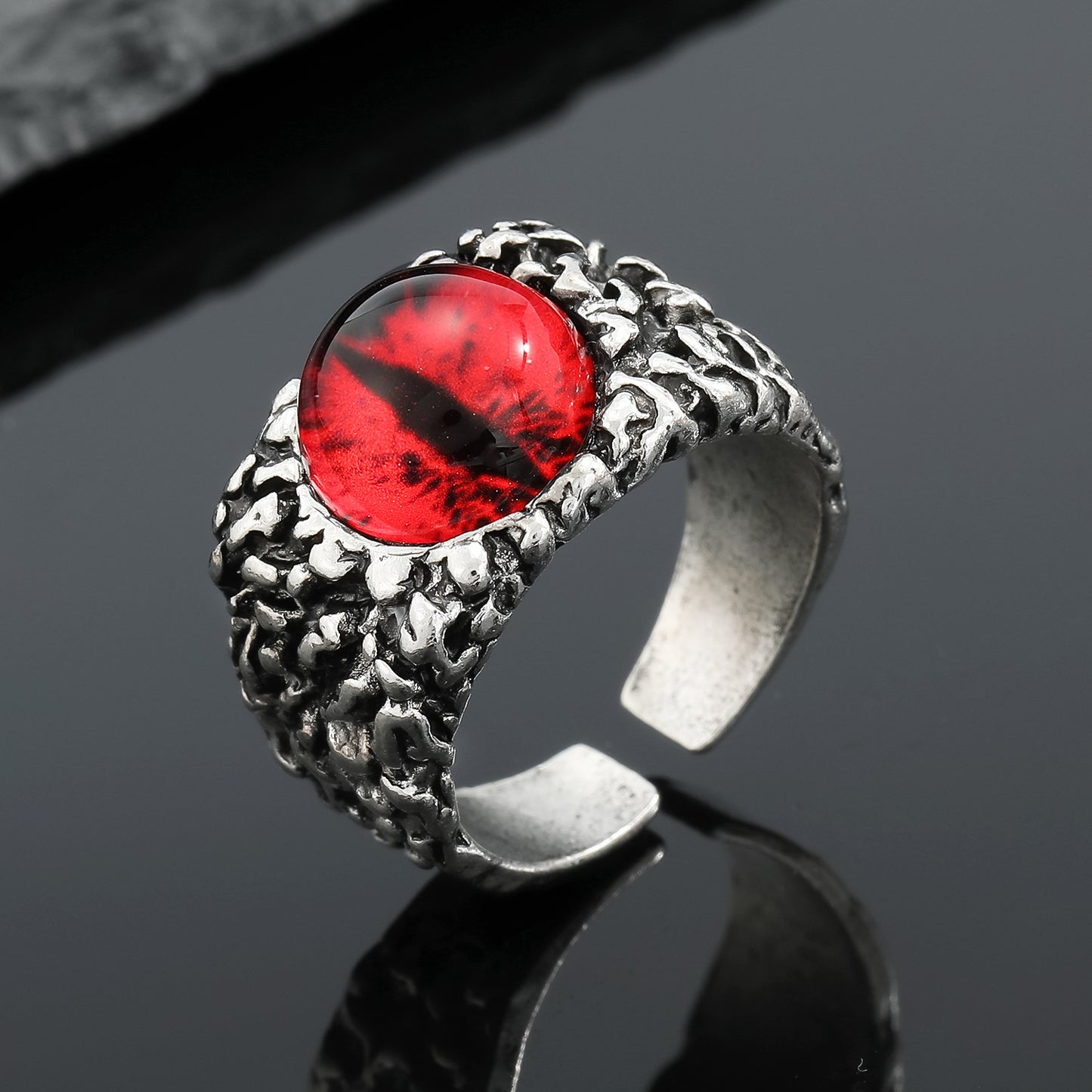 Retro Silver Eye Skull Punk Ring - Adjustable Alloy Design