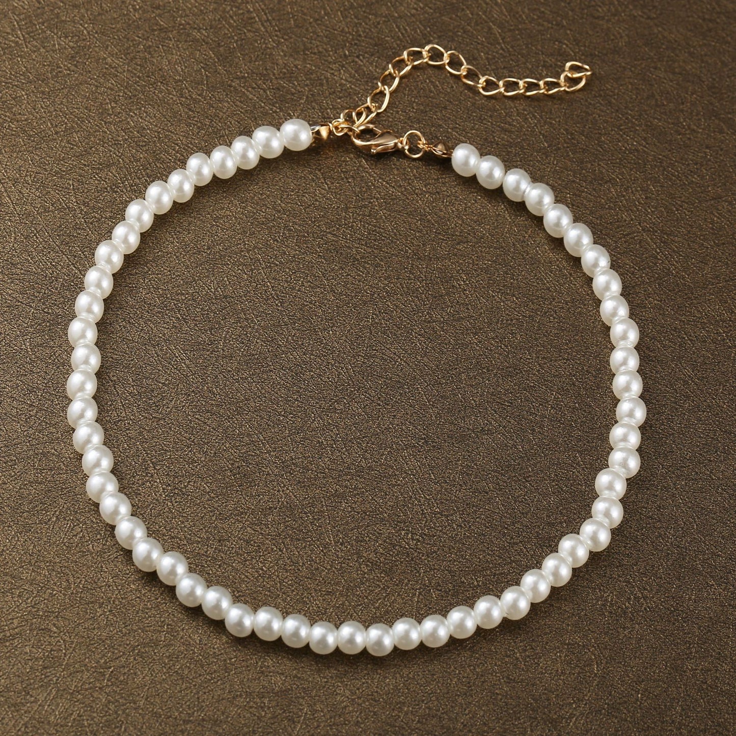 Retro Pearl Chain Necklace with High-Quality Faux Pearls