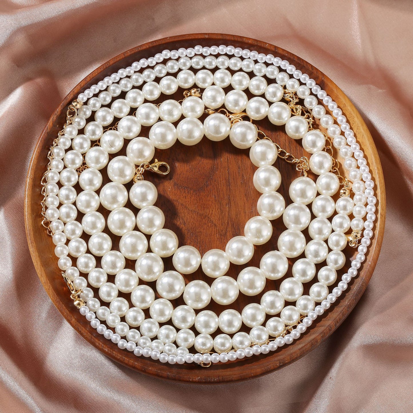 Retro Pearl Chain Necklace with High-Quality Faux Pearls