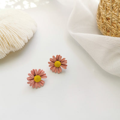 Simple Daisy Flower Alloy Stud Earrings for Women