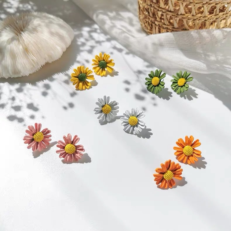 Simple Daisy Flower Alloy Stud Earrings for Women
