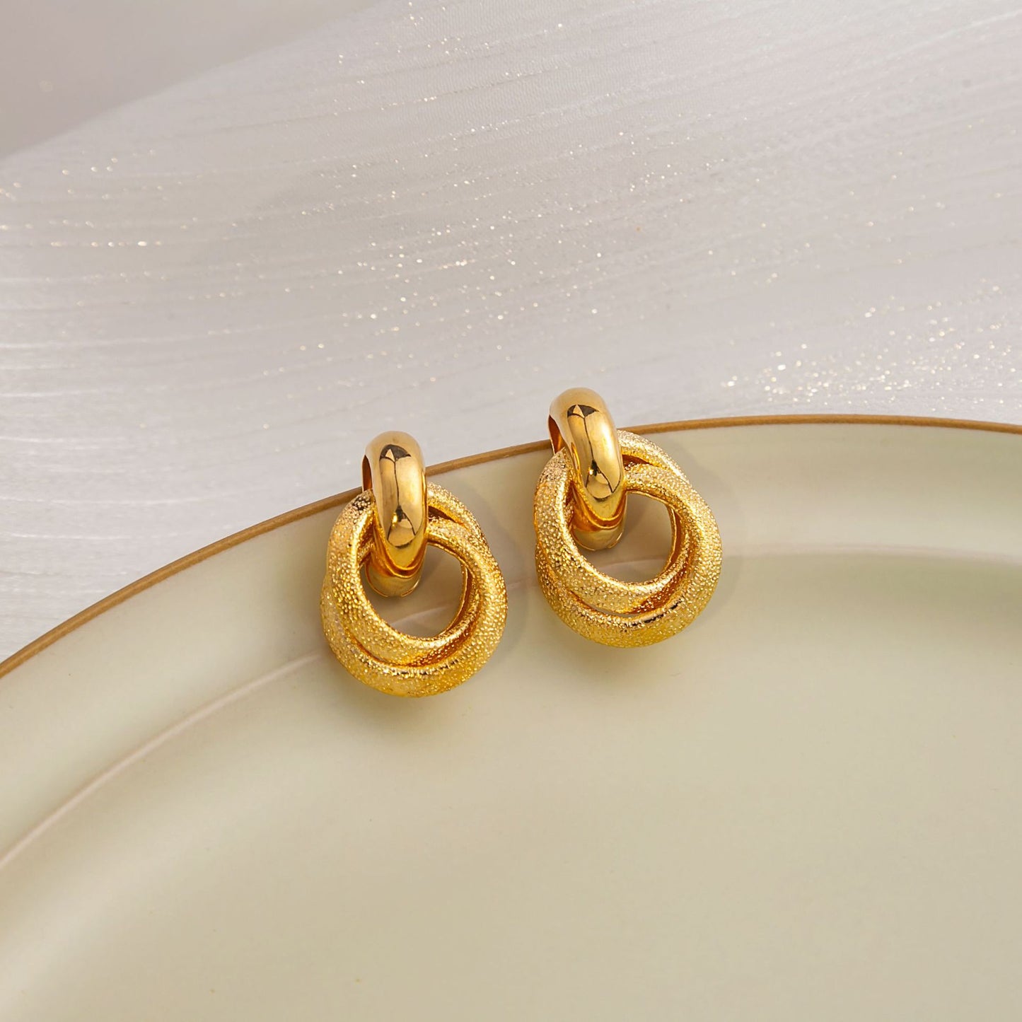 Simple Geometric Alloy Plated Women's Earrings