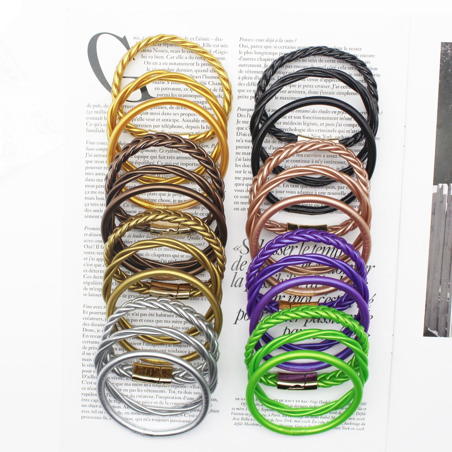 Simple Solid Color Resin Handmade Women's Bangle with Gold Foil Accents