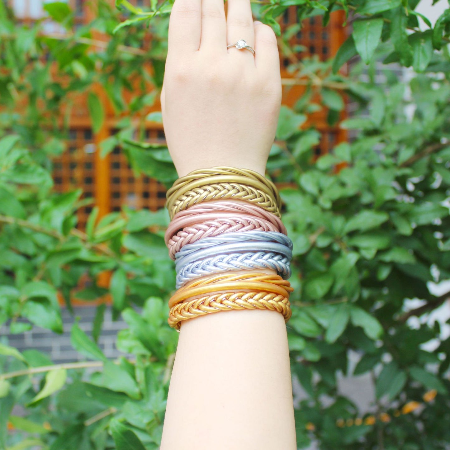 Simple Solid Color Resin Handmade Women's Bangle with Gold Foil Accents