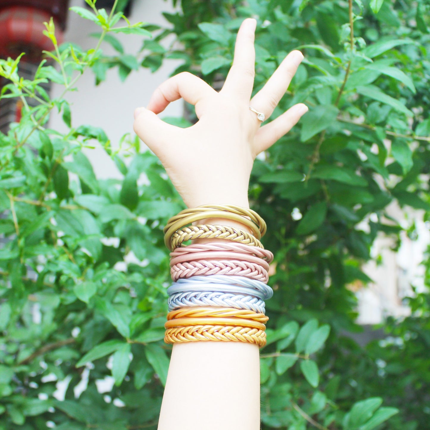 Simple Solid Color Resin Handmade Women's Bangle with Gold Foil Accents
