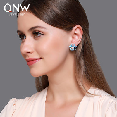 Summer Floral Asymmetric Daisy Earrings - Feminine and Chic Design