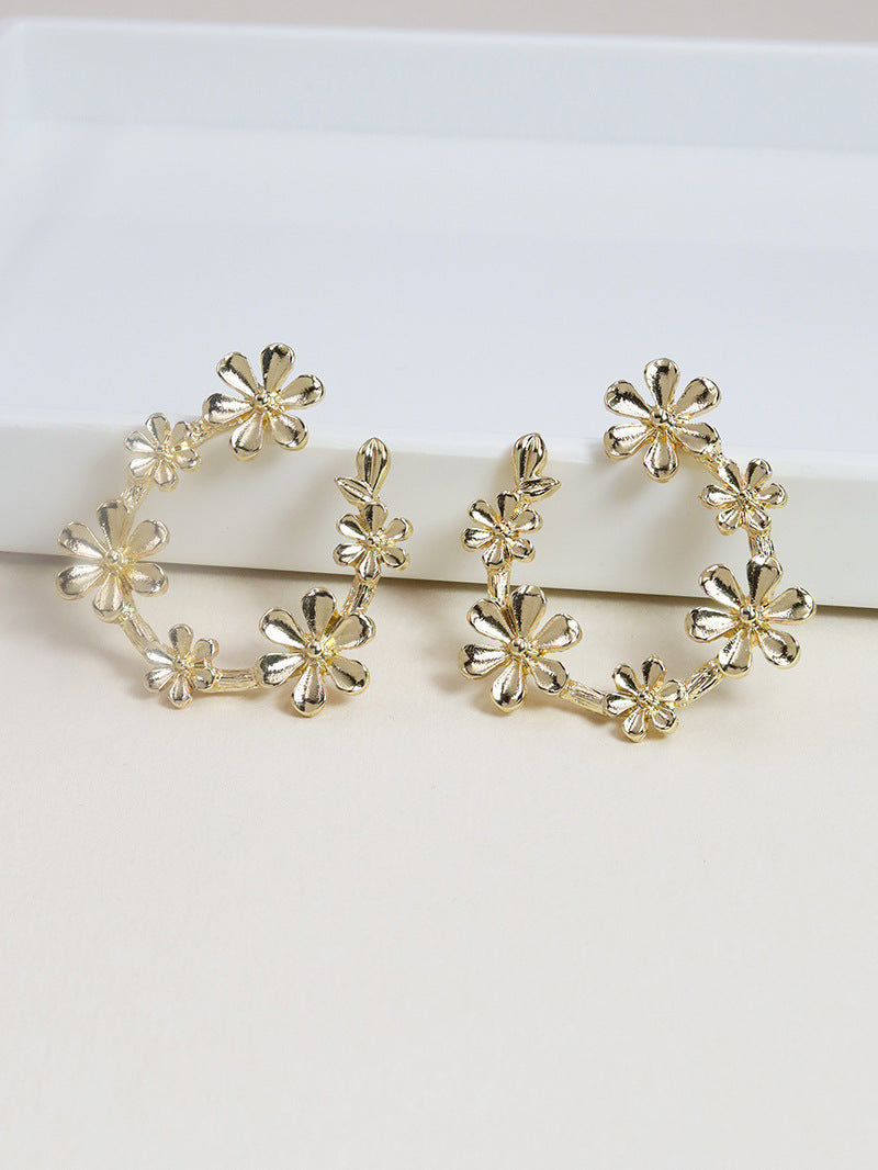 Summer Alloy Flower Earrings - Minimalist Design Floral Jewelry for Women