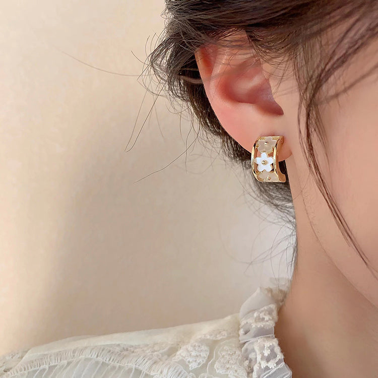 Elegant C-Shape Flower Alloy Women's Earrings