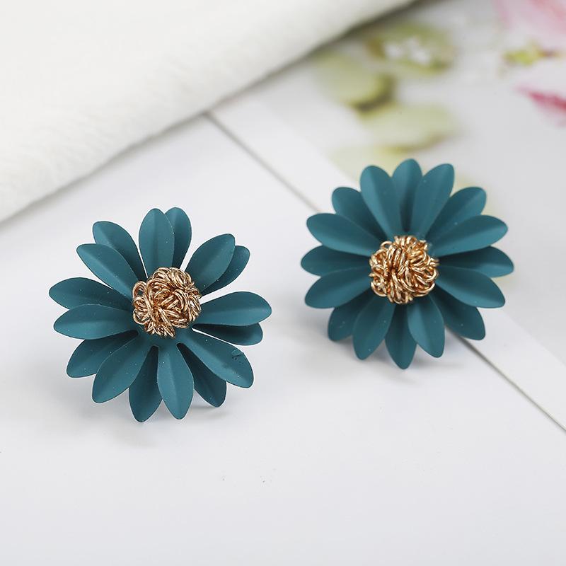 Sweet Daisy Flower Stud Earrings - Chic Japanese Style Daisies